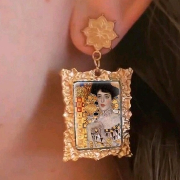 Victorian Woman Painting Gold Frame Drop Earrings - Picture 5 of 9